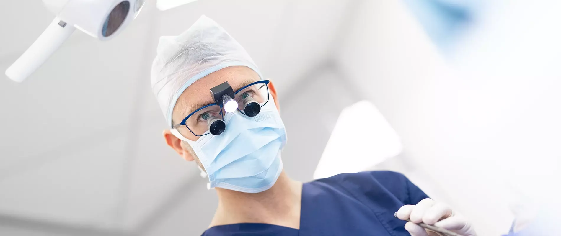Wurzel­behandlungen (Endodontie) in unserer Zahnarztpraxis in Neustadt an der Waldnaab
